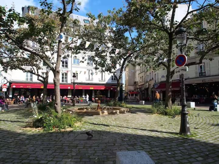 Rue Mouffetard Apartment
